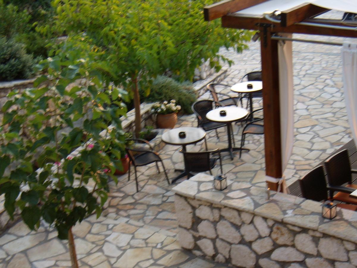 Zephyros Rooms And Apartments Drymon Bagian luar foto