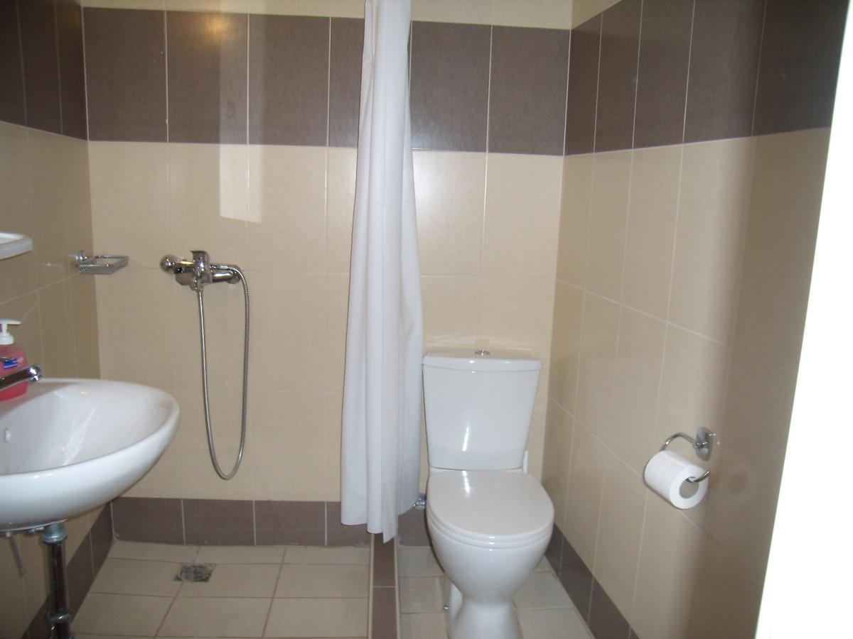 Zephyros Rooms And Apartments Drymon Bagian luar foto