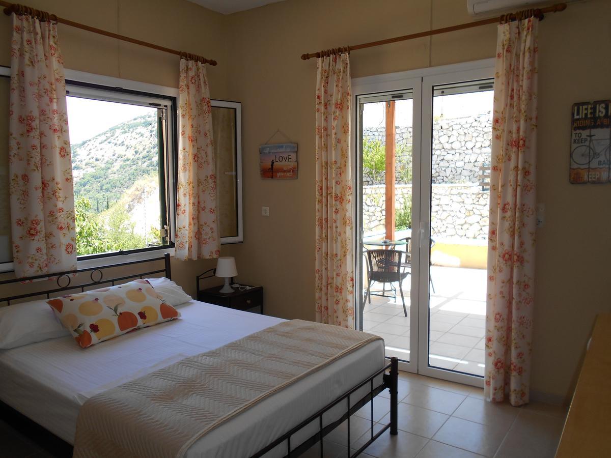 Zephyros Rooms And Apartments Drymon Bagian luar foto